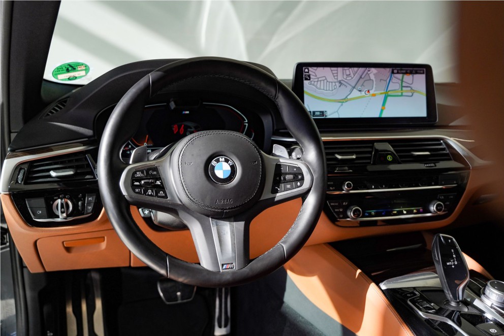 Afbeelding 13 van de BMW 5 Serie Touring 530i High Executive