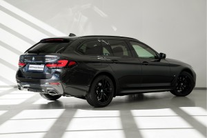 Afbeelding 2 van de BMW 5 Serie Touring 530i High Executive