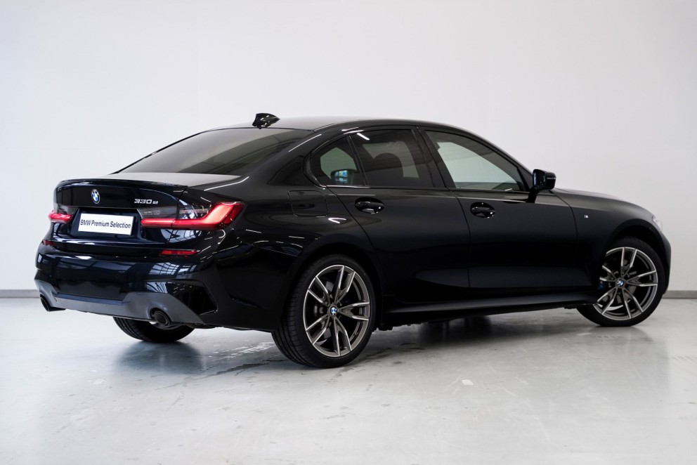 Afbeelding 2 van de BMW 3 Serie Sedan 330e High Executive