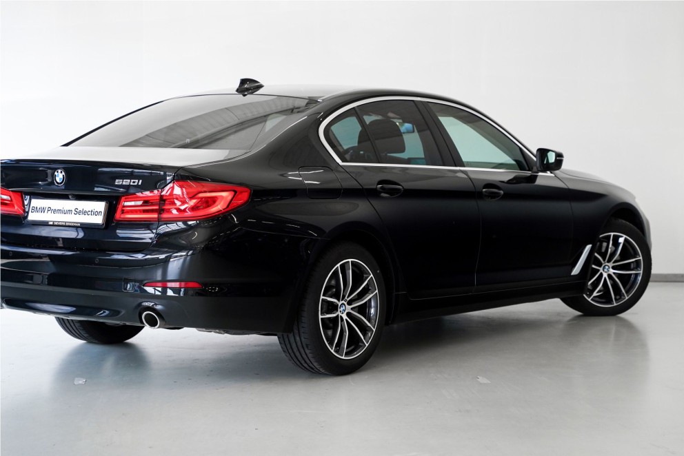 Afbeelding 11 van de BMW 5 Serie Sedan 520i High Executive