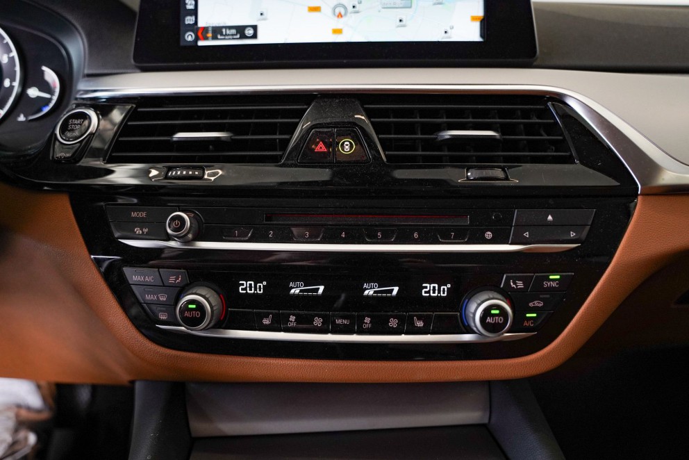 Afbeelding 15 van de BMW 5 Serie Sedan 520i High Executive